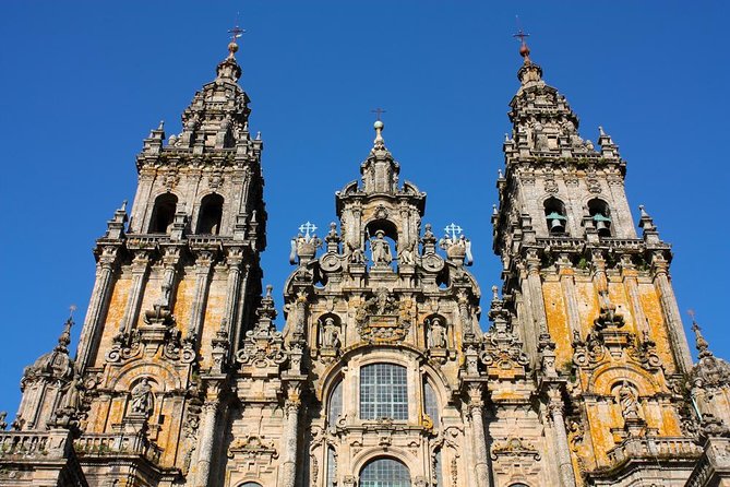 Porto: Santiago de Compostela and Valença do Minho Day Trip - Lunch in Santiago: budget for seafood and keep moving