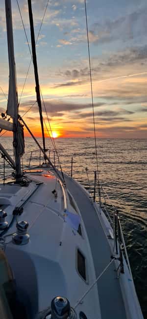 Porto shared Thullium Sailboat, enjoy magic sunset&open sail - Welcome drinks and snacks: why the food-on-board matters here