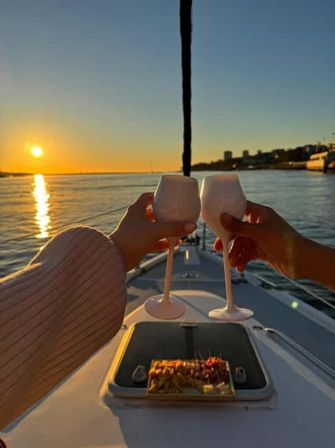 Porto shared Thullium Sailboat, enjoy magic sunset&open sail - Getting on board: Douro Marina Gate C, plus a few boarding options