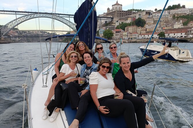 Porto: Single Party on a charming sailboat with welcome drink - What Happens in Those 2 Hours: The Rhythm You Can Expect