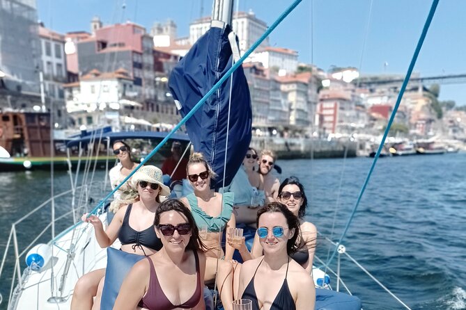 Porto: Single Party on a charming sailboat with welcome drink - The Crew Makes It Feel Like a Celebration, Not a Service