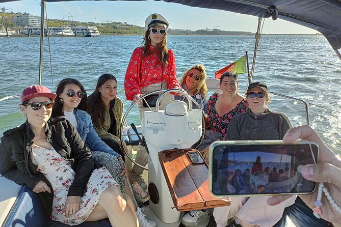 Porto: Single Party on a charming sailboat with welcome drink - Music Onboard and Welcome Drinks: Where the Vibe Gets Set