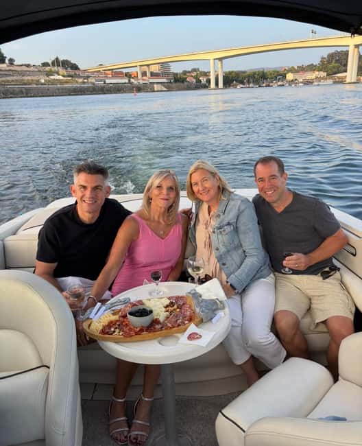 PORTO: Six Bridges Douro River Cruise with Wine and Snacks - Wine and Snacks: How the Tastings Fit the River Views