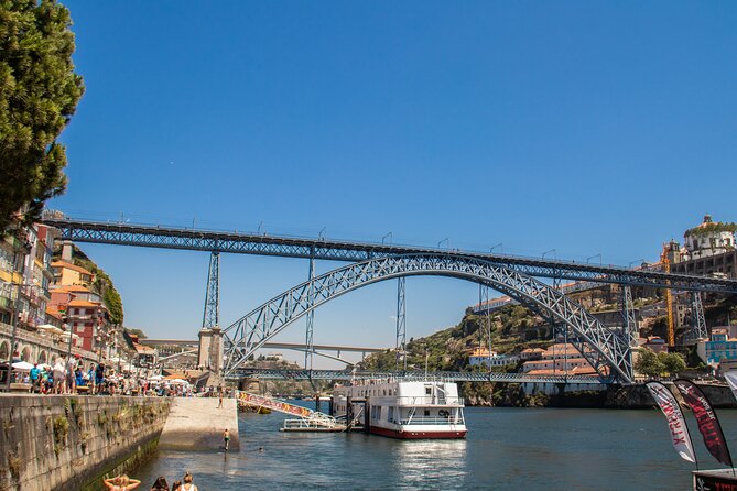 Porto Six Bridges Panoramic Cruise on the Douro River - Seating and the narration reality: how to make it easier to hear
