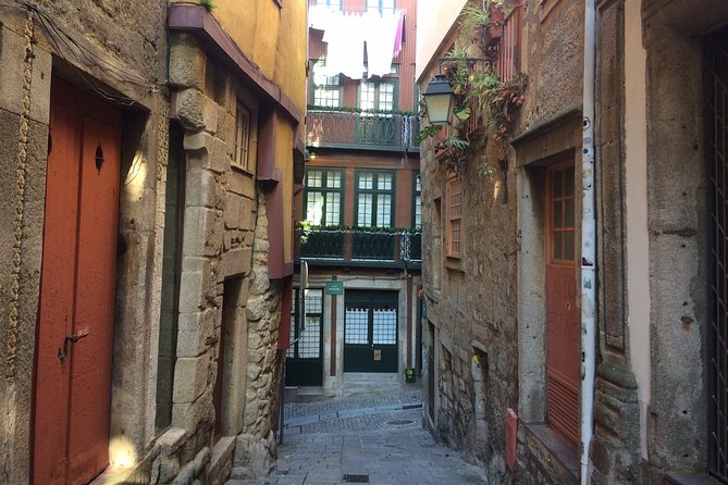 Porto Small Group Walking Tour with Lello Bookshop - What it feels like with a real guide (Ricardo, Bárbara, Mia, and more)