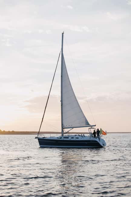 Porto: Sunset Cruise with Welcome Drink in a Sailboat - Key things to know before you go