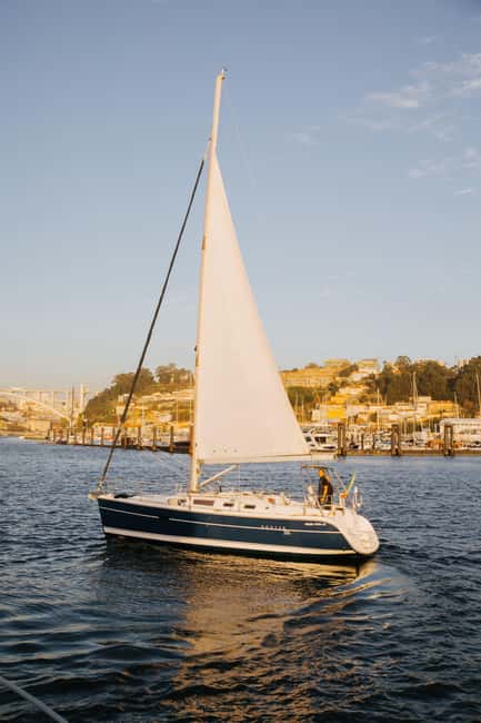 Porto: Sunset Cruise with Welcome Drink in a Sailboat - Porto Sunset on the Douro: why this small sail feels like real local time