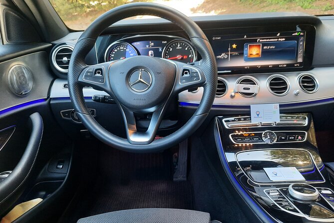 Porto to/from Douro Valley (1-8 pax) Private Transfer in Mercedes - Meet-and-Greet at Porto Airport (and Smart Hotel Pickup in the City)