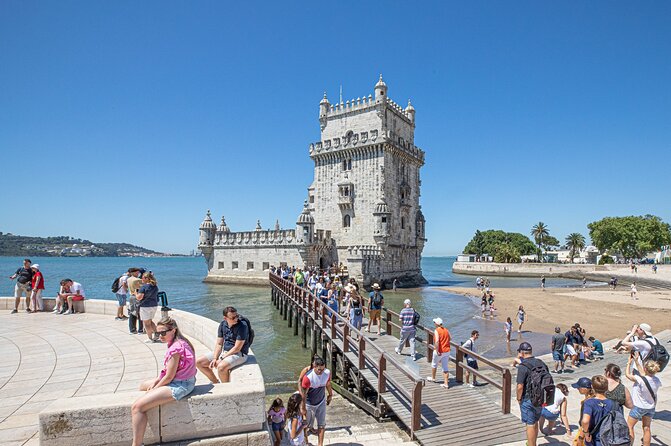 Porto to Lisbon with stop Aveiro-Fátima-Coimbra-Tomar-Nazaré-Óbidos - Nazaré: world-famous waves and the best kind of photo stop