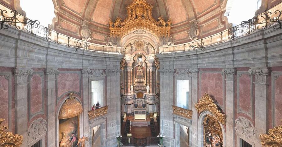 Porto: Torre dos Clerigos Entrance Ticket - The stair climb: 225 steps, narrow turns, and crowd control