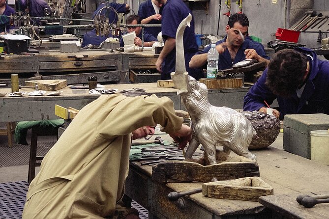 PORTO: Tour to the world of silver in a century-old workshop - Entering Alcino Silversmith Since 1902 in Porto