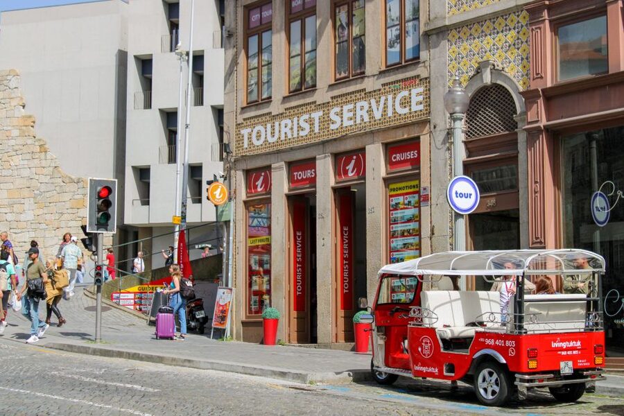 Porto: Tuk-Tuk Tour, Douro River Cruise, and Wine Tasting - The rabelo cruise with six bridges: views you can’t get on foot