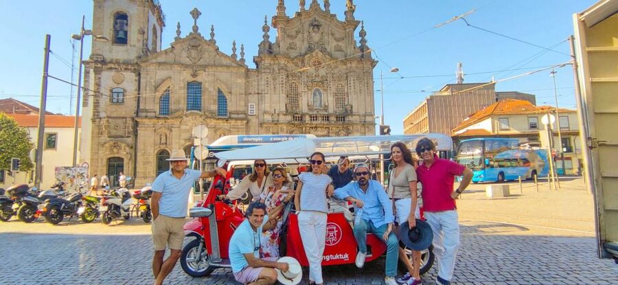 Porto: Tuk-Tuk Tour, Douro River Cruise, and Wine Tasting - The included walking tour: your second-day Porto advantage