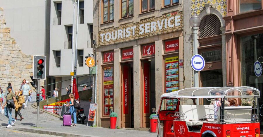Porto: Tuk-Tuk Tour, Douro River Cruise, and Wine Tasting - Winery visit in Porto: Port tastings are the main point
