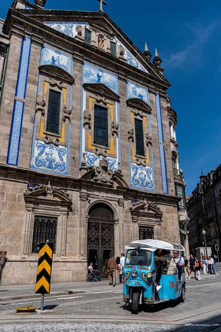 Porto: Tuk Tuk Tour with Olive Oil Tasting - Why a tuk tuk ride works so well in Porto’s historic streets