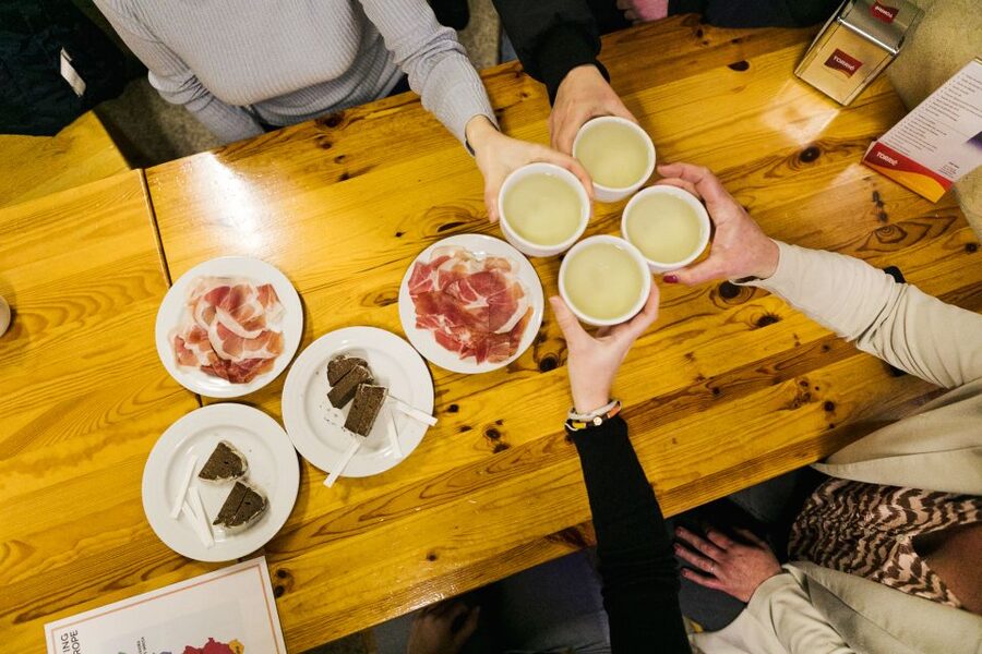 Porto: Walking Dinner Tour with Family-Owned Restaurants - Walking Porto’s Most Famous Streets Between Bites