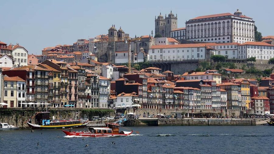 Porto Walking Tour - Palácio da Bolsa: a smart ending that connects styles and stories