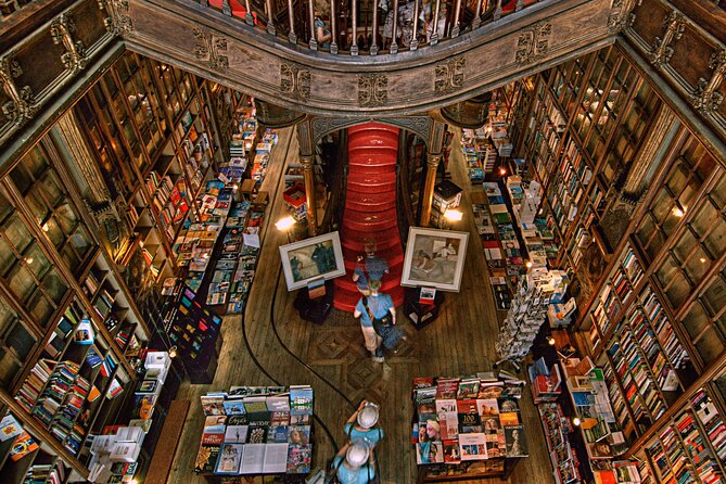 Porto Walking Tour, Lello Bookshop, River Cruise and Cable Car - The second walking stretch: pacing you can actually handle