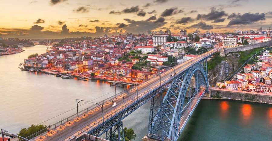 Porto Walking Tour of the city centre in small-groups - Clérigos Church in 25 minutes: the city’s story starts here