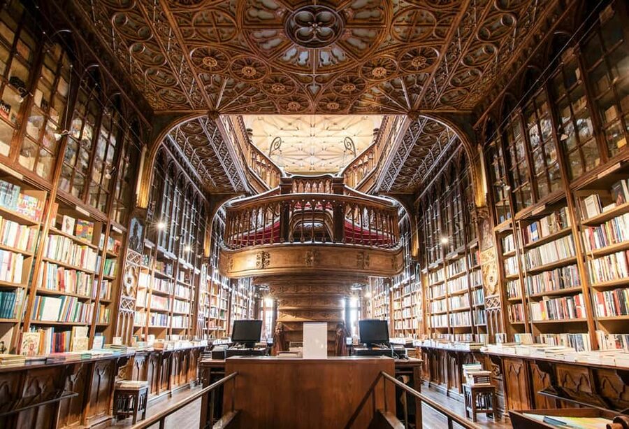 Porto: Walking Tour Through History, Culture & Amazing Views - Starting at Clérigos Tower: where Porto’s landmarks start talking