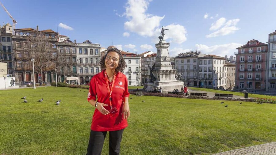 Porto: Walking Tour Through History, Culture & Amazing Views - Azulejos on the streets, then the showstopper tiles of São Bento Station