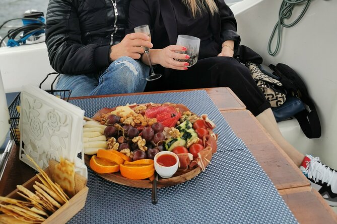 Porto: Wine and cheese tasting on a sailboat on the Douro River - Why a Porto-to-Gaia sail beats a standard tasting