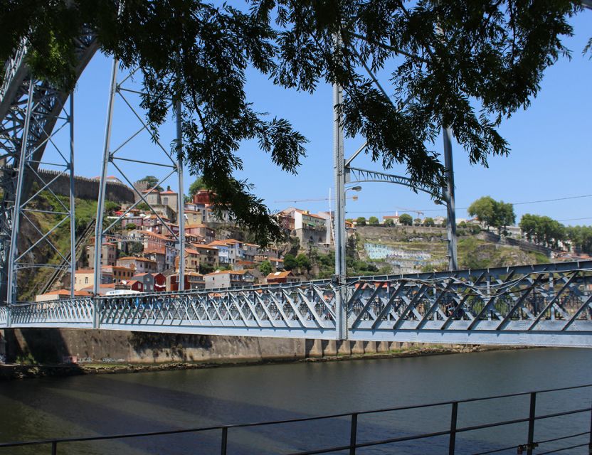 Porto: Wine Tasting with Tapas Walking Tour - Tapas and food pairing: Vinho Verde, Douro wines, and codfish cakes