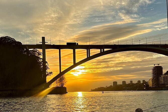 Porto: Yacht Small-Group Douro River Cruise & 6 Bridges w/ Drink - Price and value: what $71.35 really buys