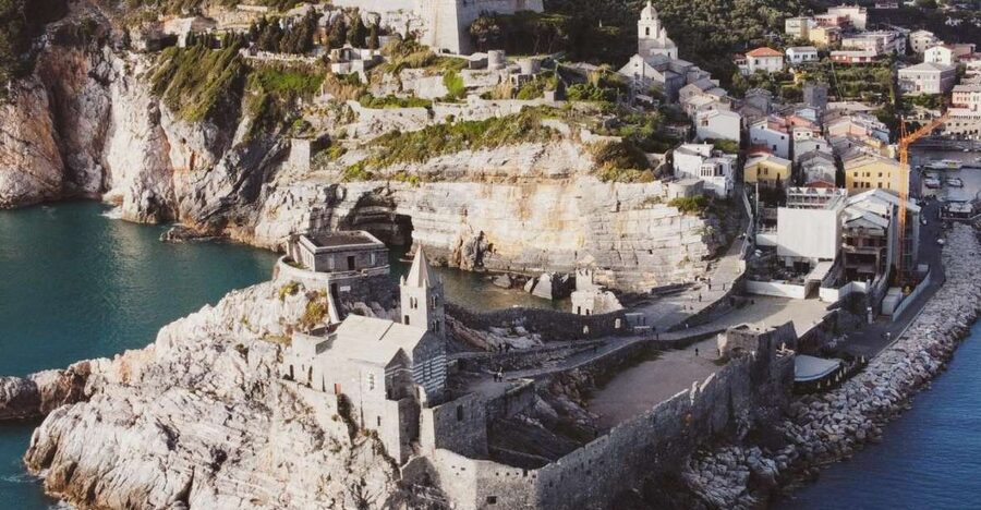 Portovenere: Guided Private Boat Tour With Aperitif - Portovenere by Boat: Why This 1.5-Hour Format Works