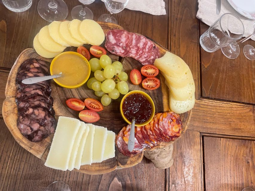 Portuguese Wine Tasting w Local Cheese & Cold Cuts pairing - The 90 minutes that matter: how the tasting session is paced