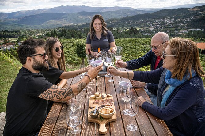 Premium Tasting | Quinta de Santa Cristina Vinho Verde - Key highlights you’ll feel right away