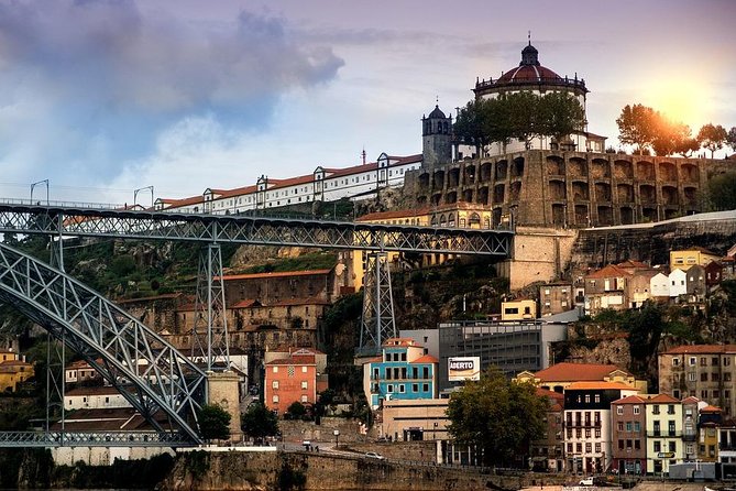 Private 3-hour walking tour of Porto with official tour guide - How the 3-Hour Route Stays Smooth: A Stop-by-Stop Guide