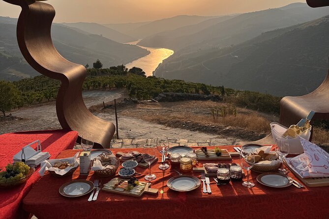 Private 4wd adventure in DE Douro: lunch, wine tasting and boat - 4WD off-road time: thrill, viewpoints, and real back-road driving