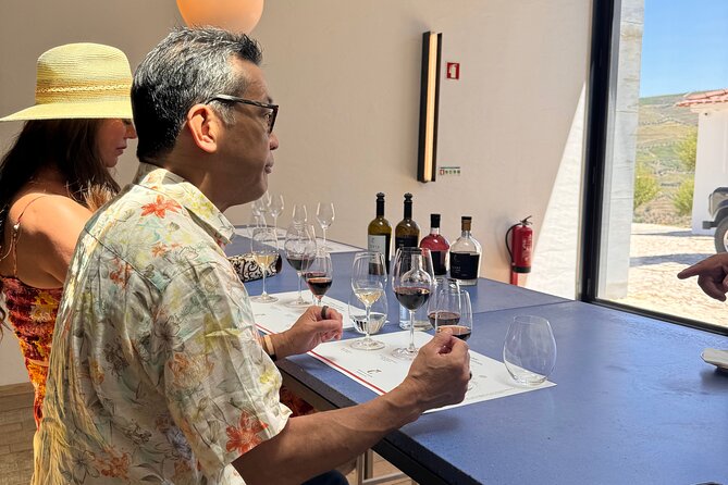 Private 4wd adventure in DE Douro: lunch, wine tasting and boat - Quinta do Monte Travesso lunch: wine-paired regional comfort