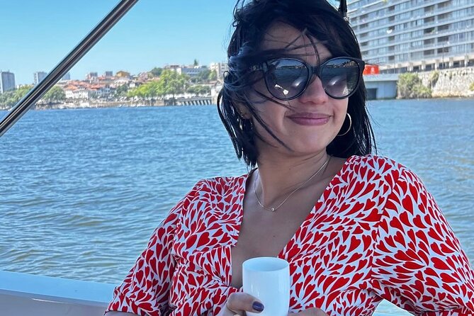 Private 6 Bridges Cruise with Tapas and Port Wine - The Estuary Stop at Reserva Natural Estuario do Douro (10 Minutes)