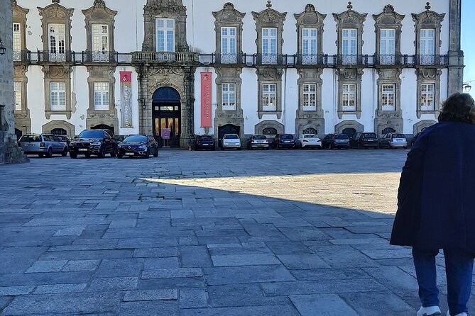Private Airport Transfer: Porto (24/7 Mercedes VIP Service) - Mercedes VIP and vehicle sizes for couples or groups