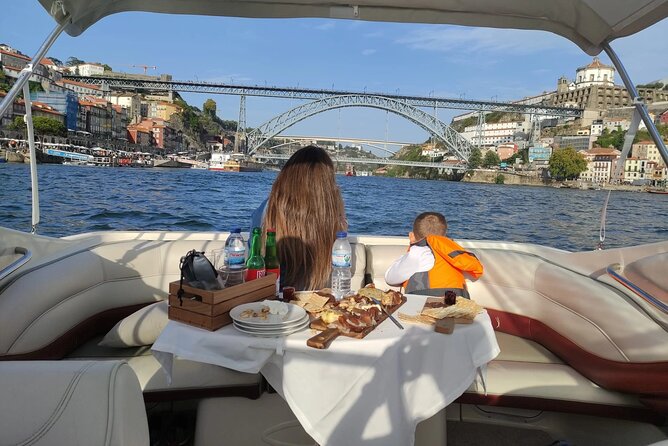 Private Boat Tour 6 Bridges and Ribeira option Sunset up to 6px - The mythical iron bridge: D. Luís Bridge’s two-level design