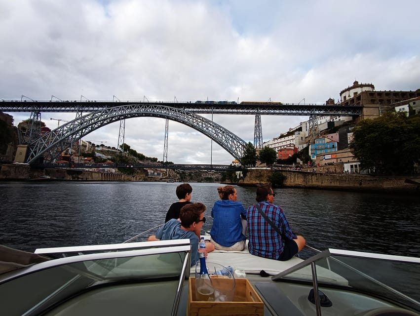 Private boat tour: 6 Bridges, Gondomar,Douro with Sunset Opt - Gaia side: Cais de Gaia, Serra do Pilar, and the wine-cellar viewpoint feeling