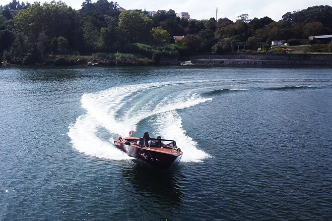 Private Boat Tour - Ricky's Douro - How Francisco Duarte keeps the cruise feeling personal