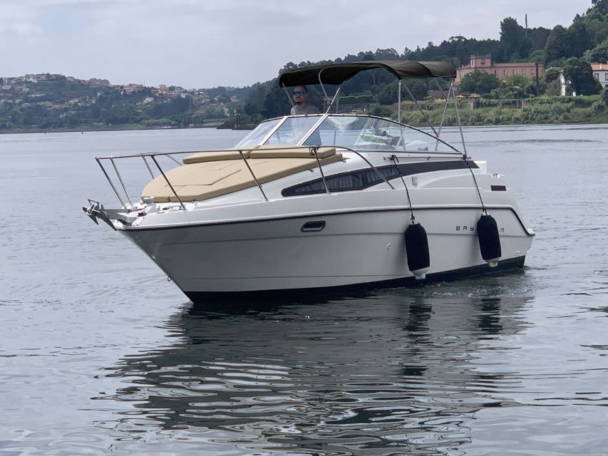 Private Cruise in Rio Douro - 2 hours - Up to 8 Passengers - Choosing the 6-bridges route versus a calmer run downriver