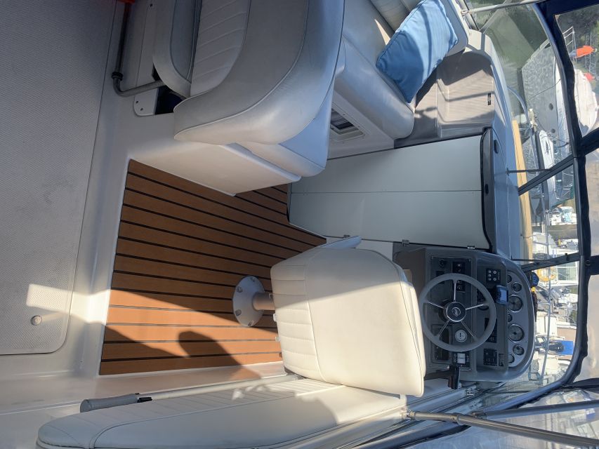 Private Cruise in Rio Douro - 2 hours - Up to 8 Passengers - The Bayliner Ciera 24: what comfort means on this kind of Douro cruise