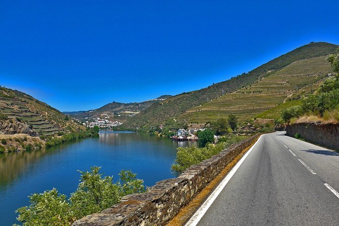 Private Douro Valley Tour Including 3 Wineries - Pinhão Railway Station tiles: culture in 24 decorated panels