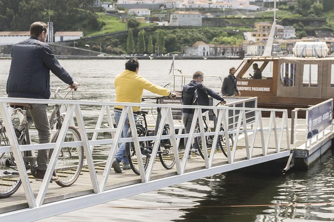 Private e-Bike Tour in Porto – Explore Riverside, Beaches & Parks - Parks that actually reset your day: Parque da Cidade and Pasteleira