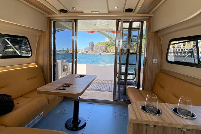 Private experience in the Douro (1 to 10 people) on a yacht just for you - Drinks and snacks: the homemade tomato jam that makes it feel local