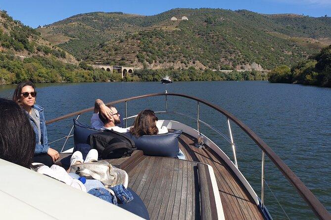 Private full-Day Tour to Douro Valley - Pinhão Rabelo boat ride: the calm break in a busy day