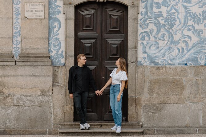 Private Photography Session for Couples in Charming Porto City - Stop 1: Fonte dos Leões and the Start of Your Porto Story