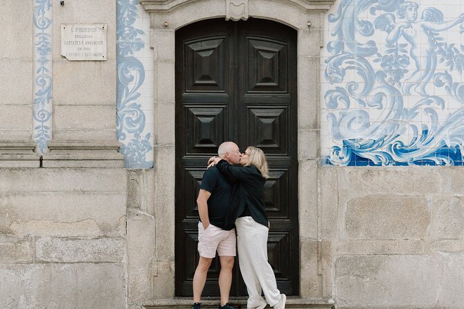 Private Photography Session for Couples in Charming Porto City - Meet Ashley and Get Camera-Ready Without the Stress