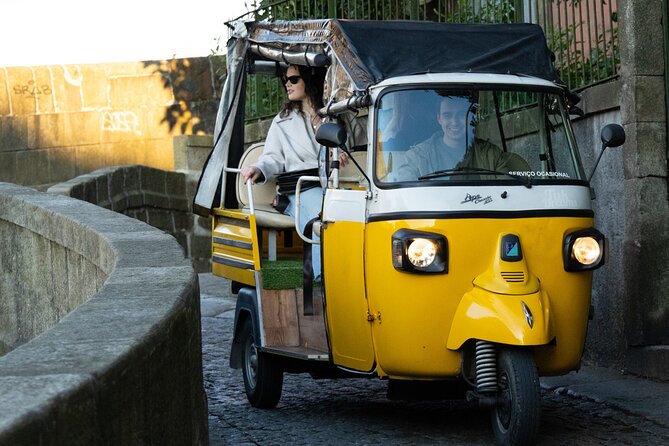 Private Port: Tuk Tuk and boat with local guides - Tuk tuk speed meets Douro calm: the smart format