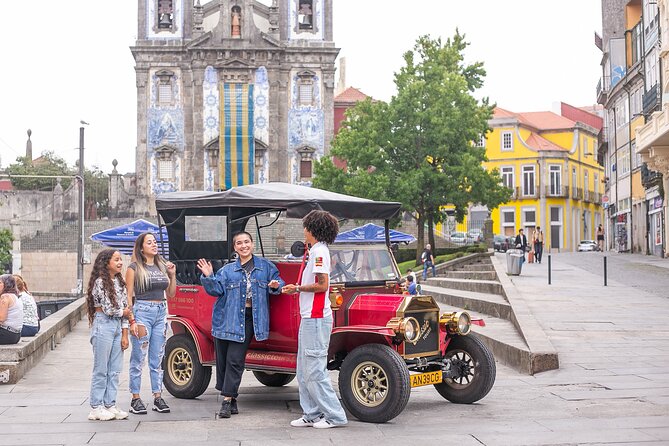 Private Porto Classic Tuk Tour 2h - Dom Luís I Bridge to the King Pedro V Square Moment