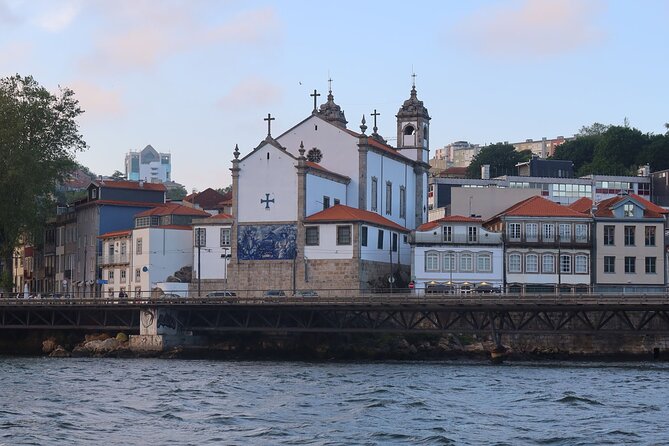 Private Porto Sailing Yacht Sunset Sightseeing Tour - Bridge moments: Arrábida Bridge and Luís I Bridge
